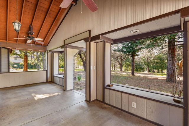 12723 Old Oregon Trail, Redding, CA 96003