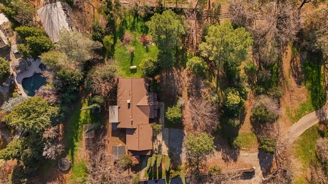 12723 Old Oregon Trail, Redding, CA 96003