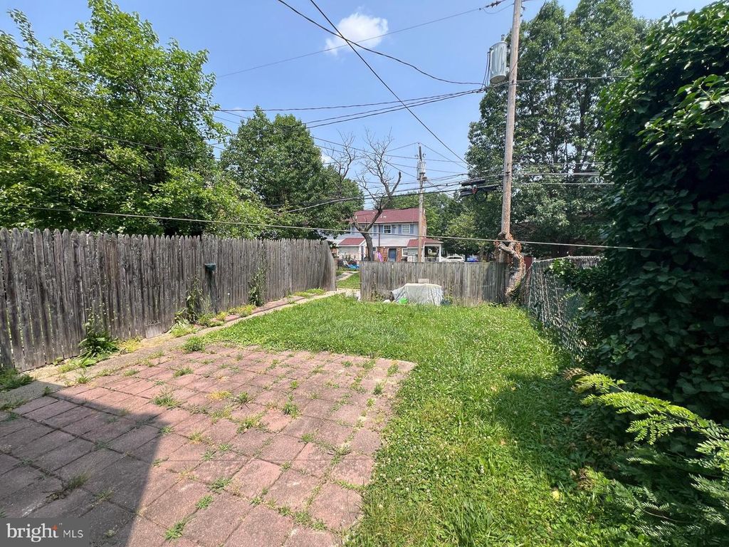 Image 15 of property listing at 2817 BOOKERT DR, Baltimore, MD 21225