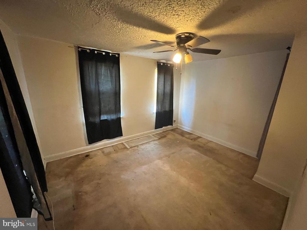 Image 5 of property listing at 2817 BOOKERT DR, Baltimore, MD 21225