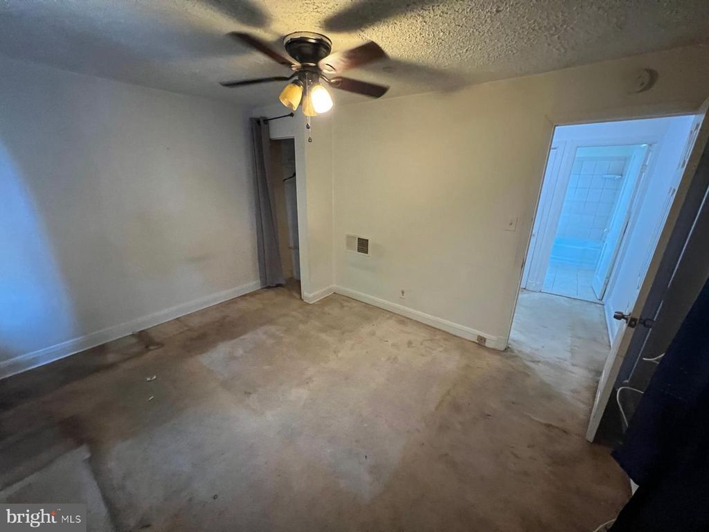 Image 8 of property listing at 2817 BOOKERT DR, Baltimore, MD 21225