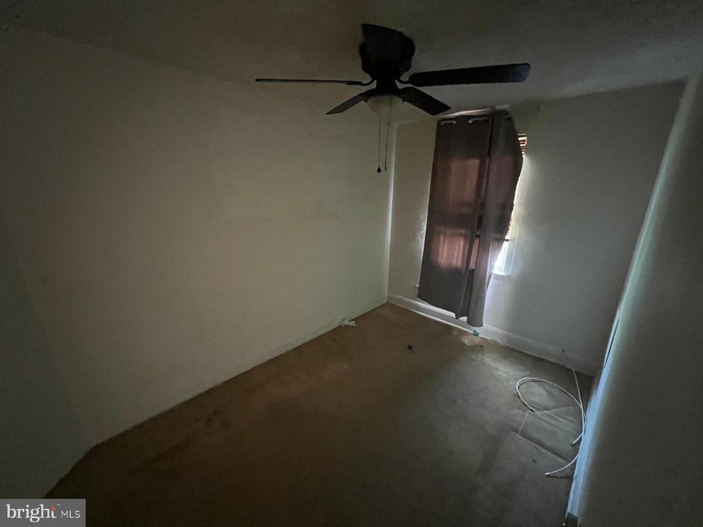 Image 9 of property listing at 2817 BOOKERT DR, Baltimore, MD 21225