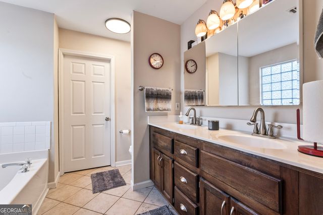 535 Anglewood Trace, Stockbridge, GA 30281