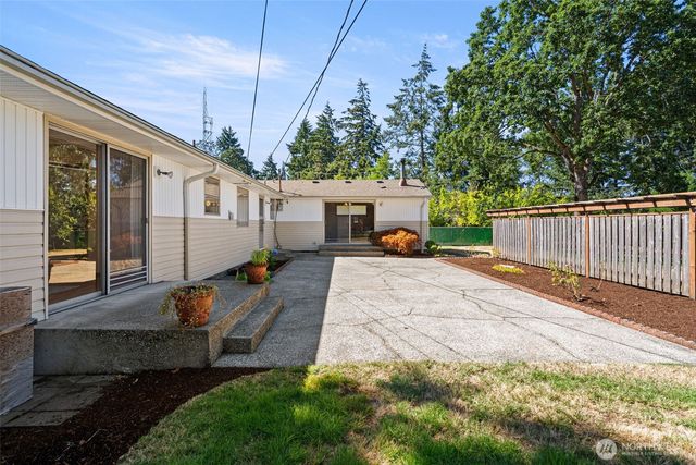 10005 Becker Drive SW, Lakewood, WA 98499