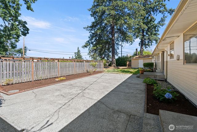 10005 Becker Drive SW, Lakewood, WA 98499