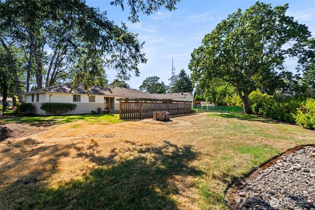 10005 Becker Drive SW, Lakewood, WA 98499