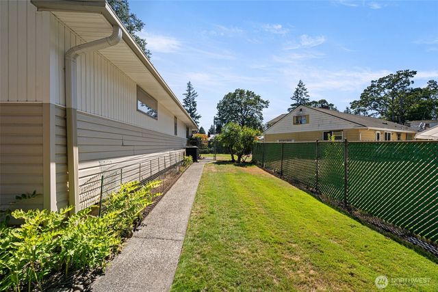 10005 Becker Drive SW, Lakewood, WA 98499