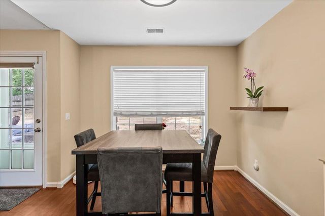 8766 Tigershark Avenue, North Charleston, SC 29406