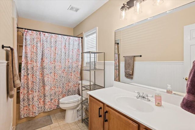 8766 Tigershark Avenue, North Charleston, SC 29406