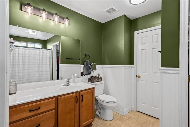 8766 Tigershark Avenue, North Charleston, SC 29406