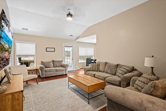 8766 Tigershark Avenue, North Charleston, SC 29406