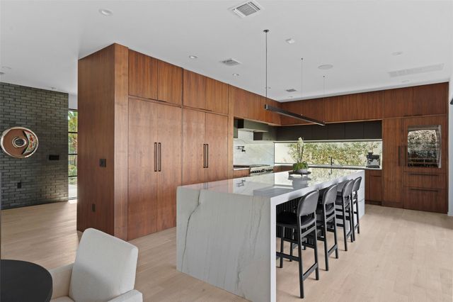 30 Chalmers Ave, Austin, TX 78702