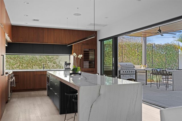 30 Chalmers Ave, Austin, TX 78702