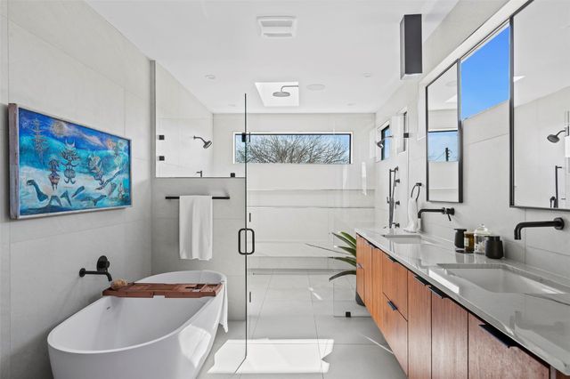 30 Chalmers Ave, Austin, TX 78702