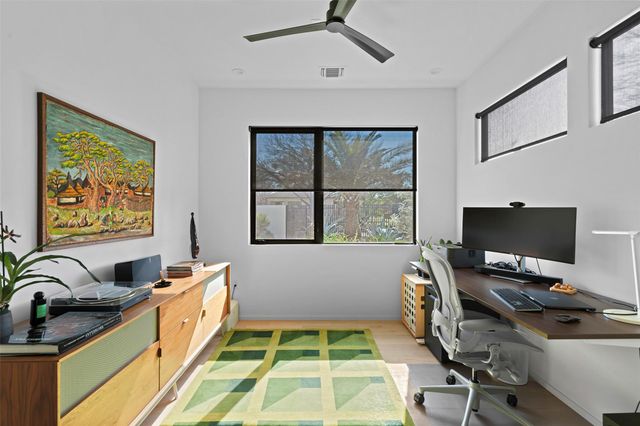 30 Chalmers Ave, Austin, TX 78702