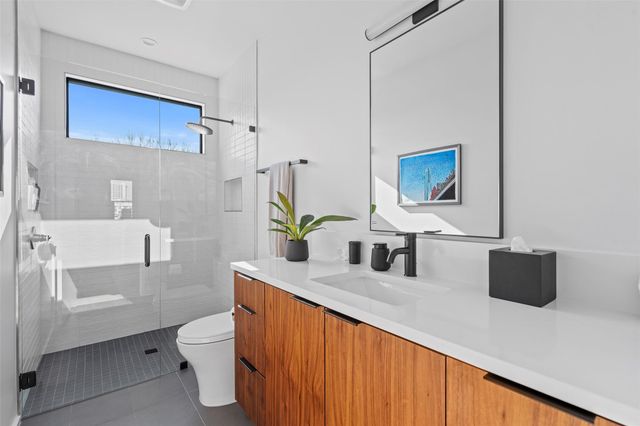 30 Chalmers Ave, Austin, TX 78702