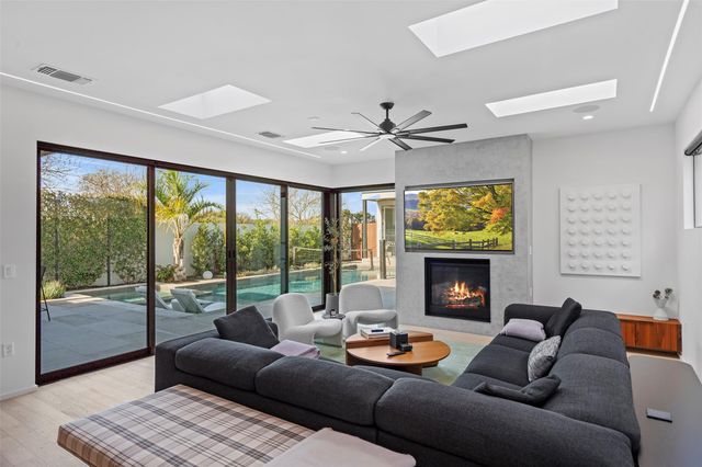 30 Chalmers Ave, Austin, TX 78702