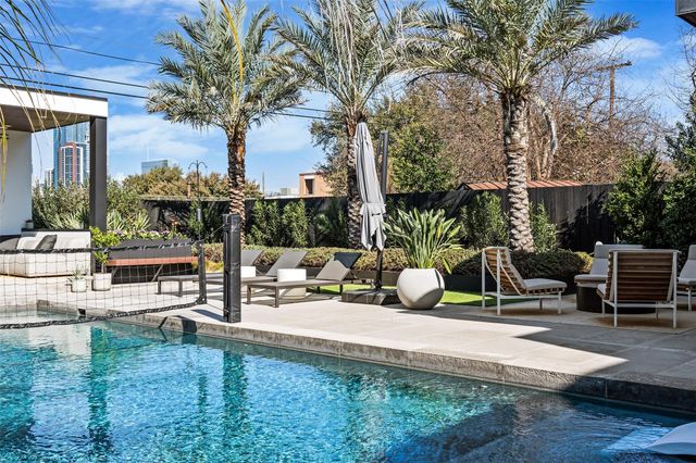 30 Chalmers Ave, Austin, TX 78702