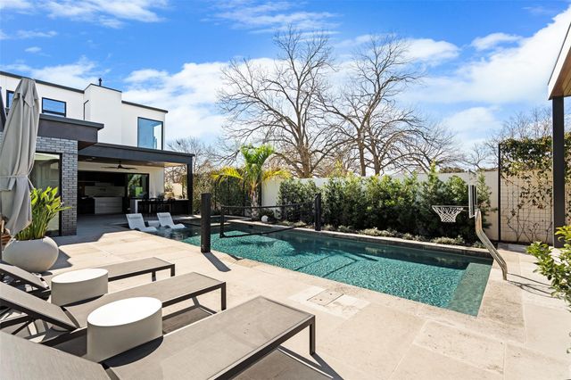 30 Chalmers Ave, Austin, TX 78702