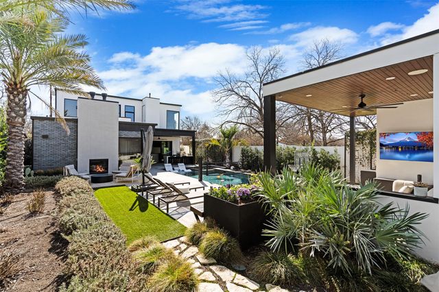 30 Chalmers Ave, Austin, TX 78702