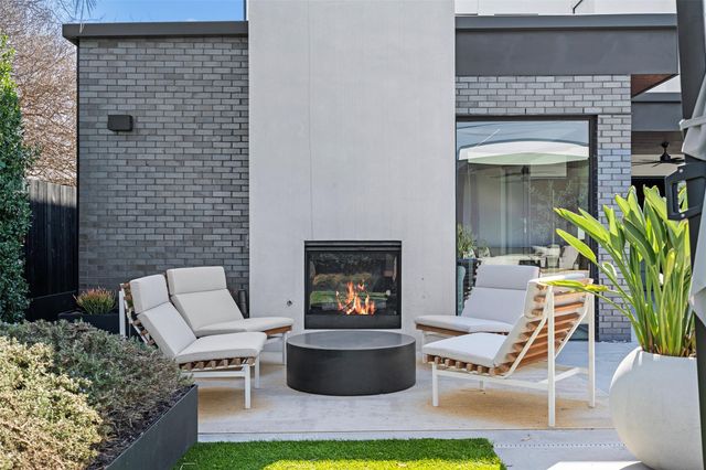 30 Chalmers Ave, Austin, TX 78702