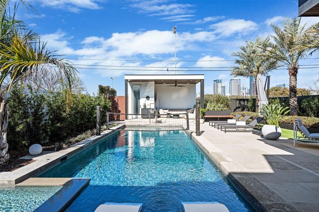 30 Chalmers Ave, Austin, TX 78702