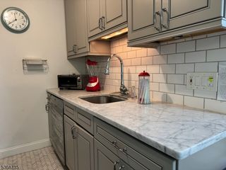 605 Grove St 5, Clifton City, NJ 07013