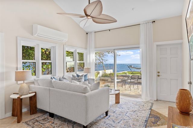 49-797 Kamehameha Highway, Kaaawa, HI 96730