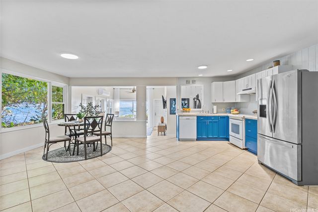 49-797 Kamehameha Highway, Kaaawa, HI 96730