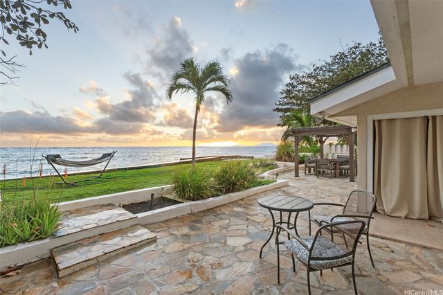 49-797 Kamehameha Highway, Kaaawa, HI 96730