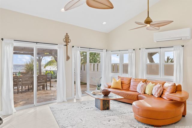 49-797 Kamehameha Highway, Kaaawa, HI 96730