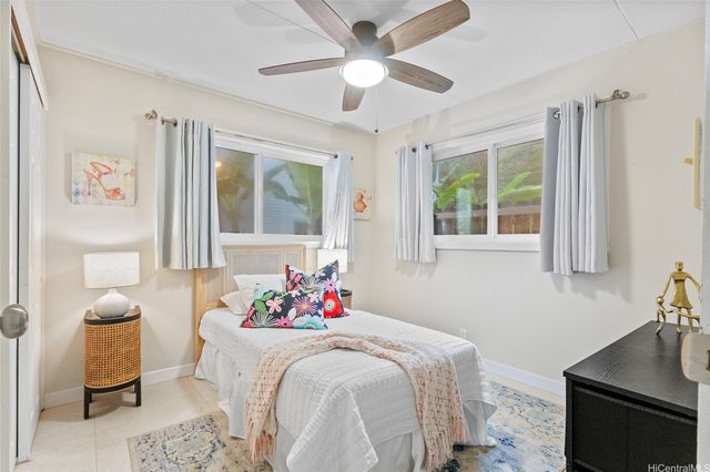 49-797 Kamehameha Highway, Kaaawa, HI 96730