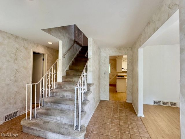 4769 Edenwood Road, South Euclid, OH 44121