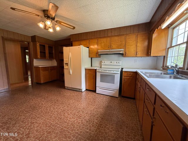 226 Little Cassi Creek Road, Chuckey, TN 37641