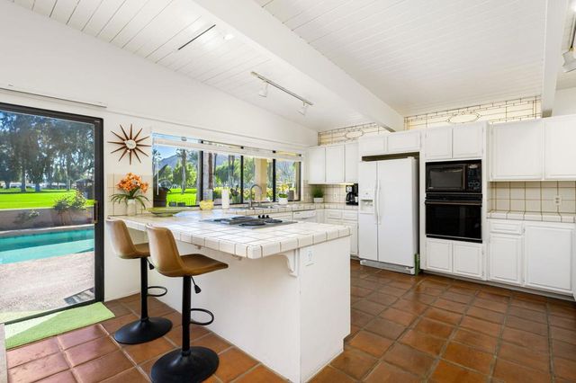 45758 Indian Wells Lane, Indian Wells, CA 92210