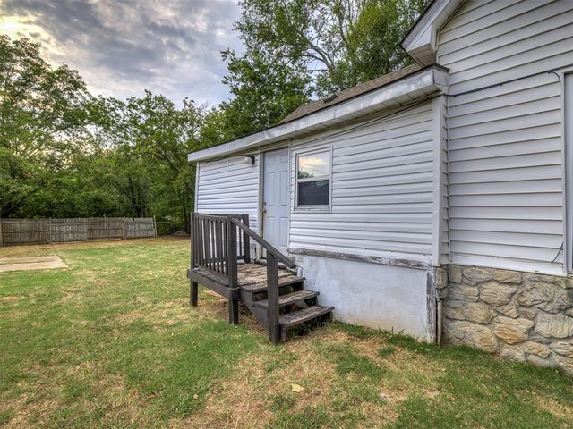 710 N Tucker Avenue, Shawnee, OK 74801