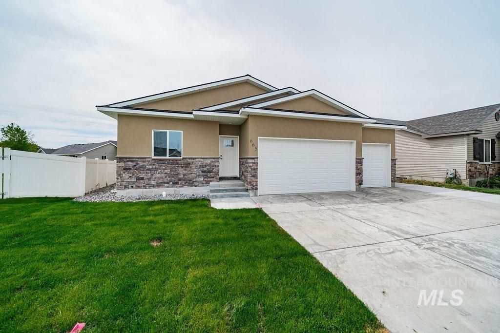 665 Emma Court, Idaho Falls, ID 83404