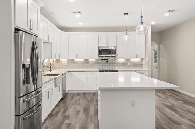 3613 Pecan Drive, Bacliff, TX 77518