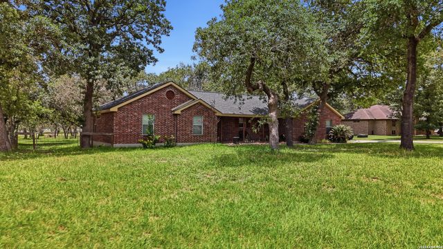 521 JACOBS LN, La Vernia, TX 78121