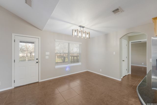 521 JACOBS LN, La Vernia, TX 78121