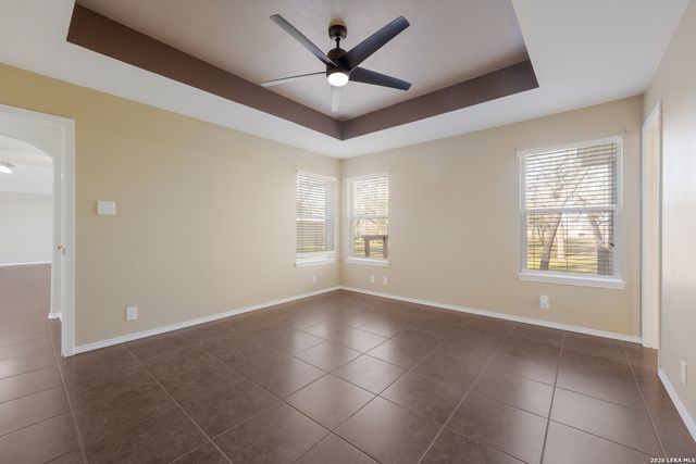 521 JACOBS LN, La Vernia, TX 78121