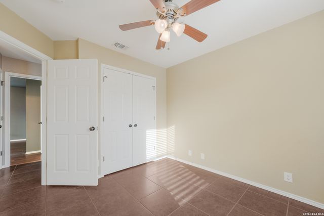 521 JACOBS LN, La Vernia, TX 78121