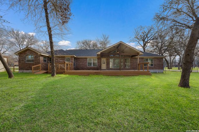 521 JACOBS LN, La Vernia, TX 78121