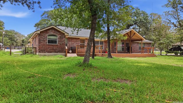 521 JACOBS LN, La Vernia, TX 78121