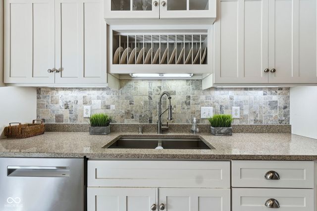 13137 Brooks Landing Place, Carmel, IN 46033