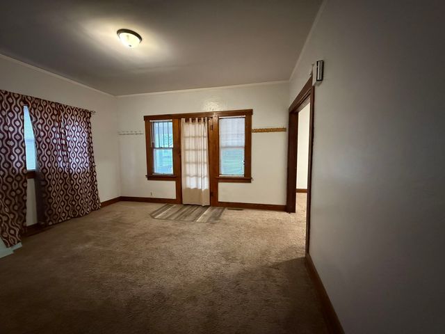 817 Gypsum Ave, Salina, KS 67401