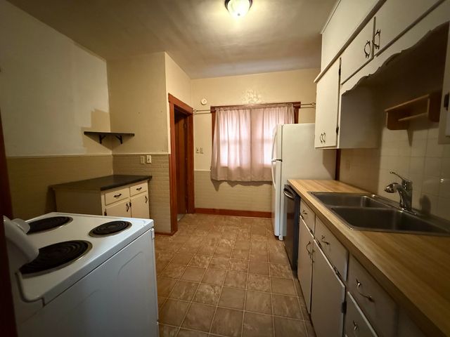 817 Gypsum Ave, Salina, KS 67401