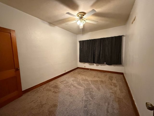 817 Gypsum Ave, Salina, KS 67401