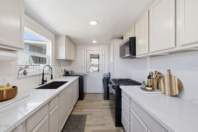 38512 E 30th Street, Palmdale, CA 93550
