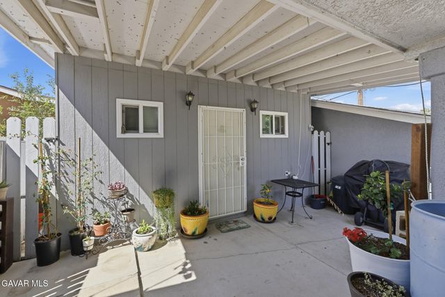 38512 E 30th Street, Palmdale, CA 93550